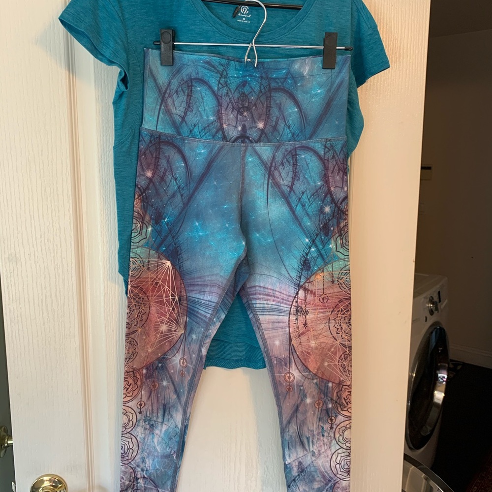 Evolution & Creation yoga/workout leggings and top